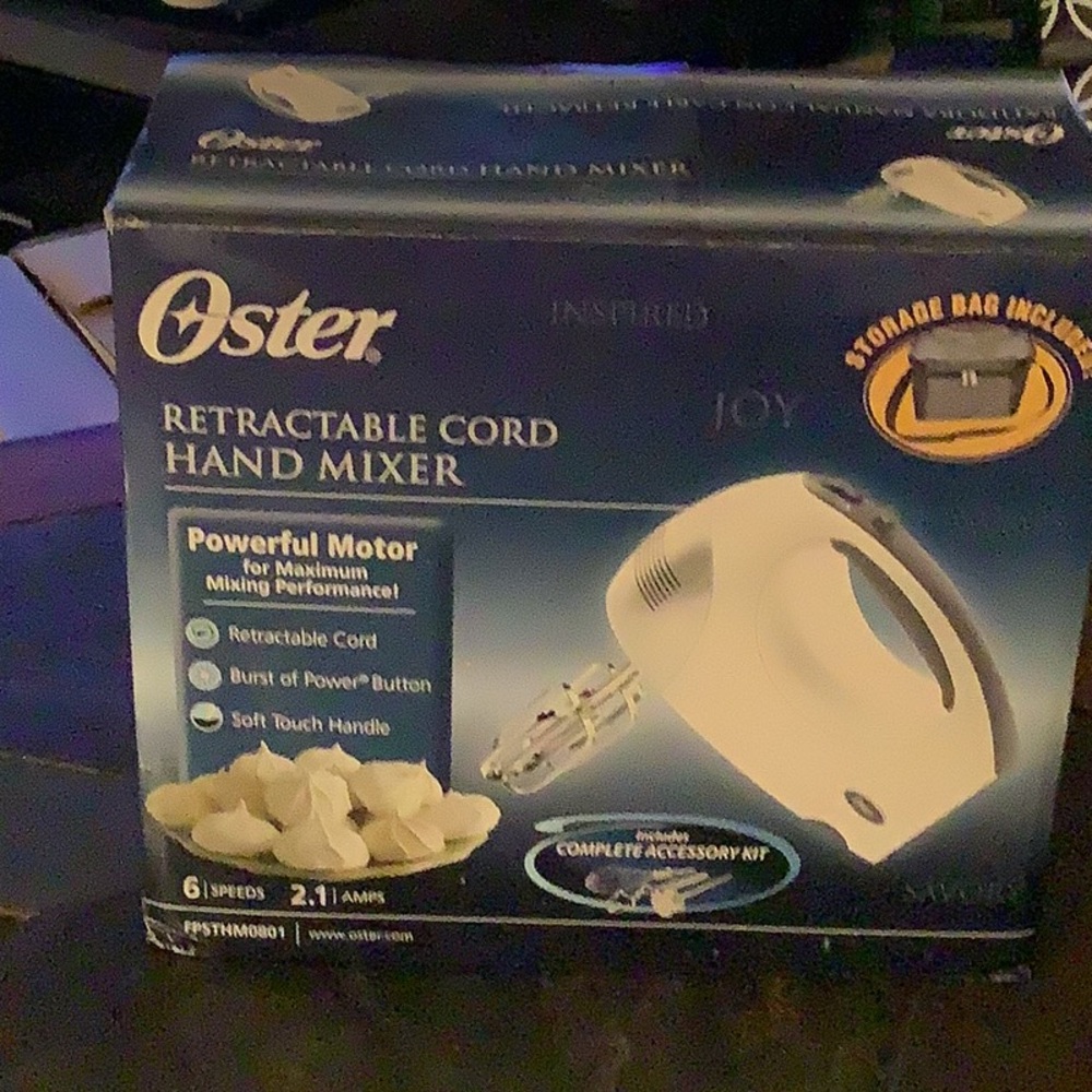 Oyster 6 speed hand mixer with storage bag